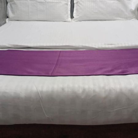 Amaan Hotel Мумбаї Екстер'єр фото