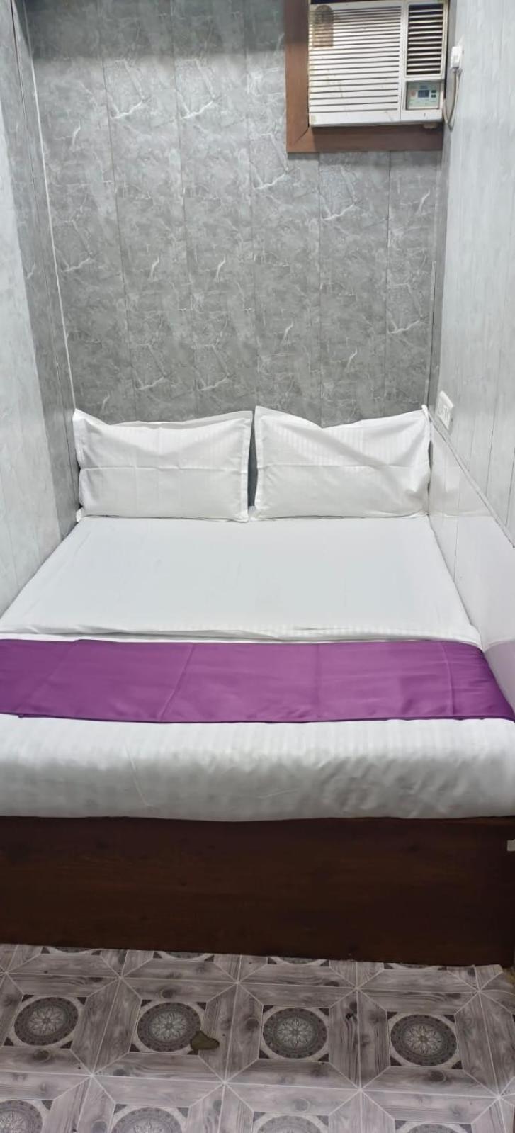 Amaan Hotel Мумбаї Екстер'єр фото